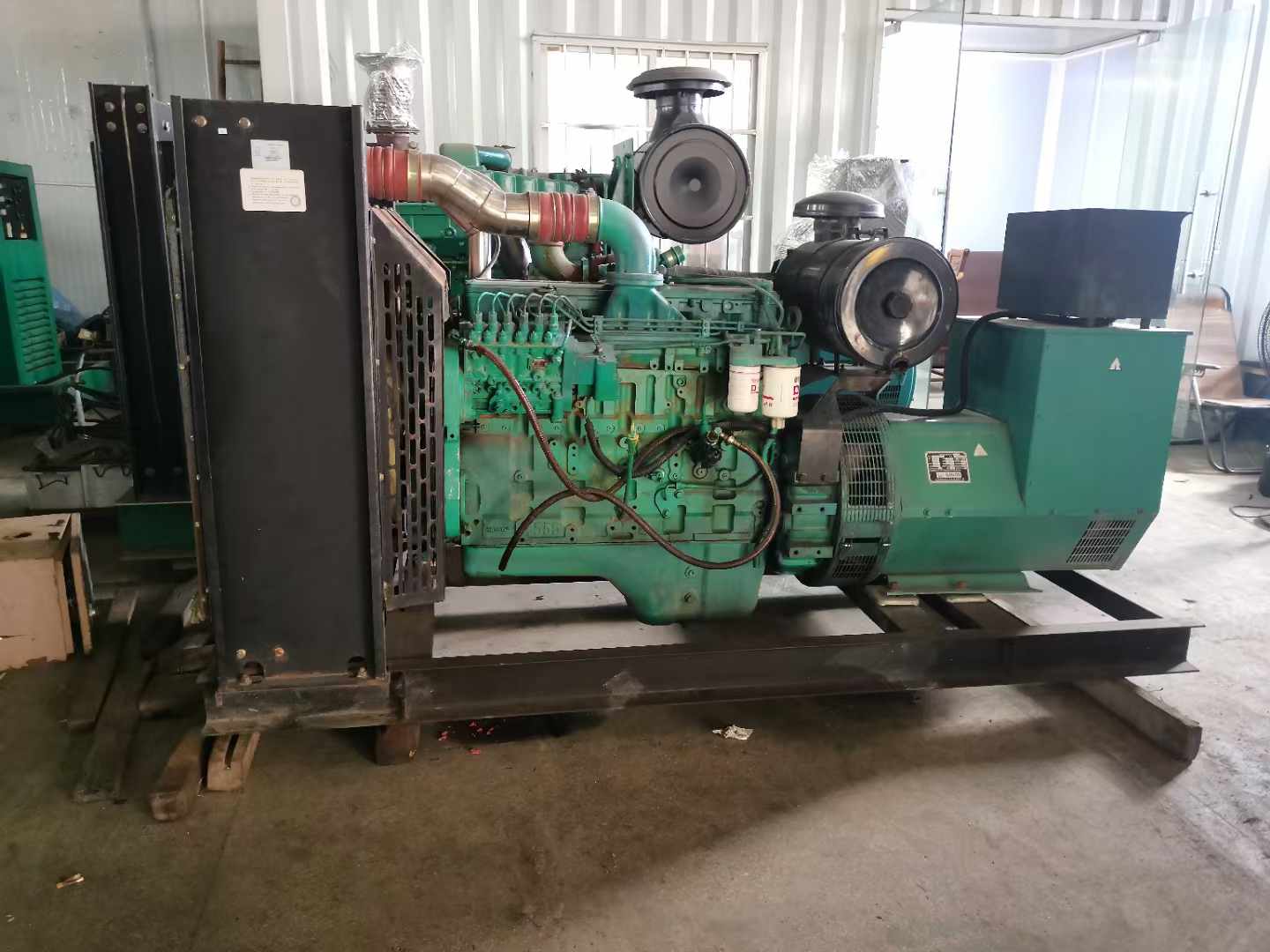 汝阳发电机租赁如何确定电缆的承载电流是否在安全范围内？